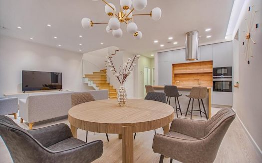 Gorgeous Farm in Chicago